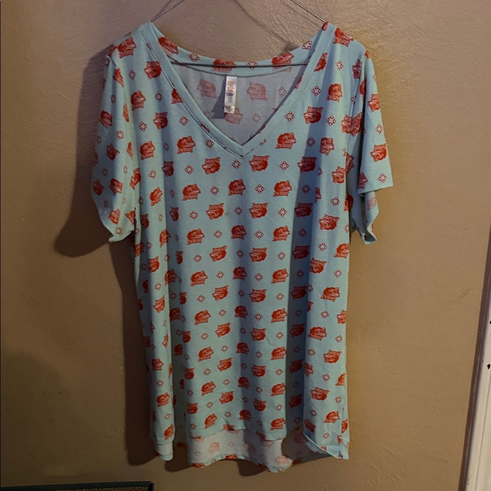Blue V-Neck LuLaRoe Wolf Print T-Shirt 2XL